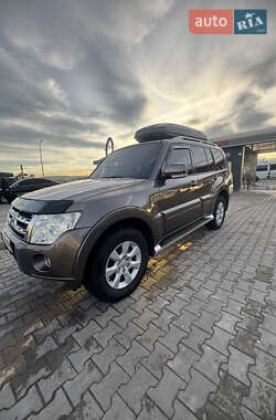 Позашляховик / Кросовер Mitsubishi Pajero 2010 в Львові