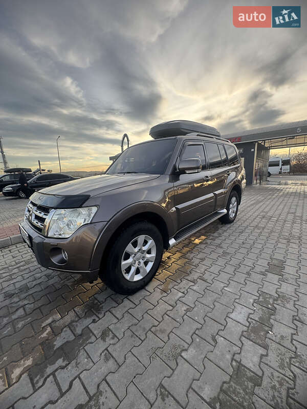 Mitsubishi Pajero 2010