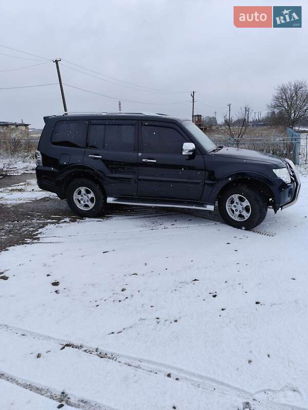 Внедорожник / Кроссовер Mitsubishi Pajero 2007 в Нововолынске