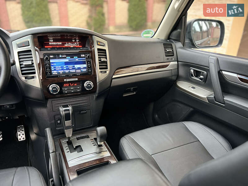 Внедорожник / Кроссовер Mitsubishi Pajero 2018 в Черновцах фото 19 Внедорожник / Кроссовер Mitsubishi Pajero 2018 в Черновцах