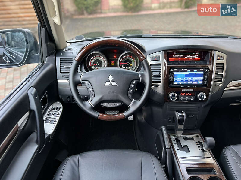 Внедорожник / Кроссовер Mitsubishi Pajero 2018 в Черновцах фото 20 Внедорожник / Кроссовер Mitsubishi Pajero 2018 в Черновцах