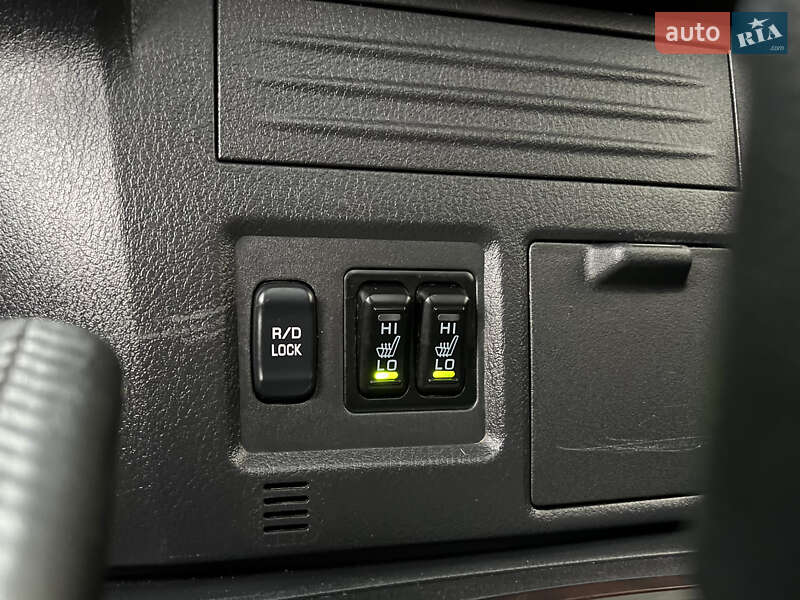 Внедорожник / Кроссовер Mitsubishi Pajero 2018 в Черновцах фото 23 Внедорожник / Кроссовер Mitsubishi Pajero 2018 в Черновцах