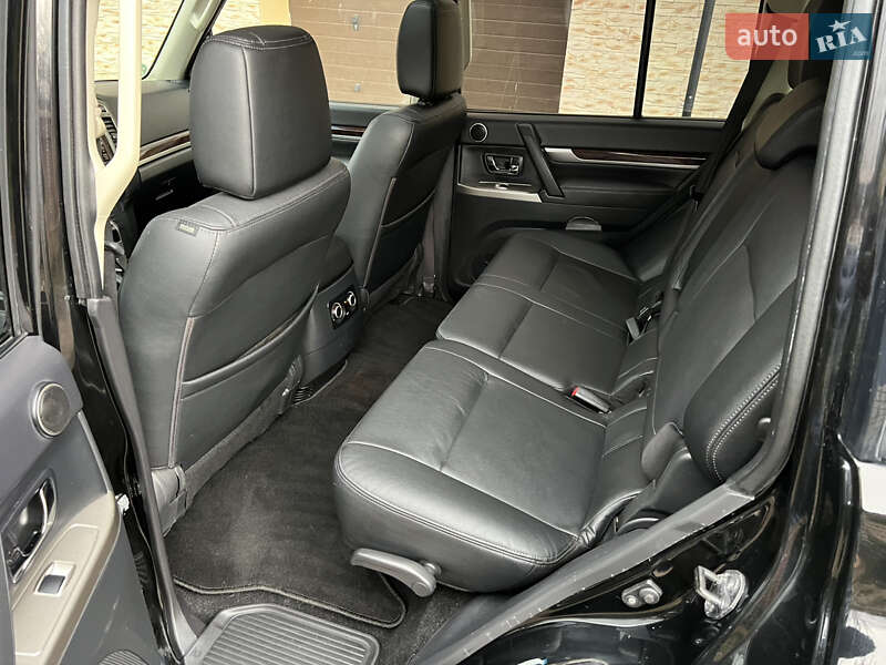 Внедорожник / Кроссовер Mitsubishi Pajero 2018 в Черновцах фото 45 Внедорожник / Кроссовер Mitsubishi Pajero 2018 в Черновцах