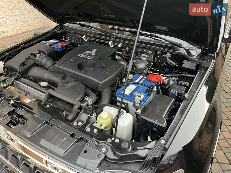 Внедорожник / Кроссовер Mitsubishi Pajero 2018 в Черновцах фото 57 Внедорожник / Кроссовер Mitsubishi Pajero 2018 в Черновцах