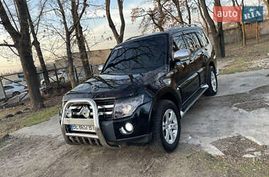 Позашляховик / Кросовер Mitsubishi Pajero 2007 в Миколаєві