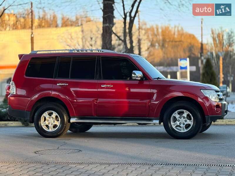 Внедорожник / Кроссовер Mitsubishi Pajero 2007 в Ружине