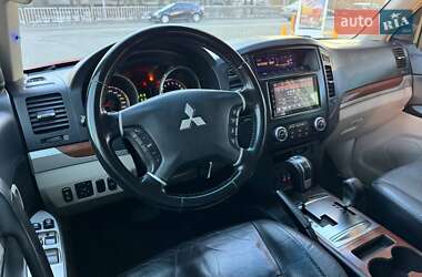 Внедорожник / Кроссовер Mitsubishi Pajero 2007 в Ружине