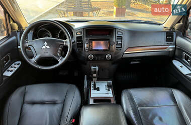 Внедорожник / Кроссовер Mitsubishi Pajero 2008 в 