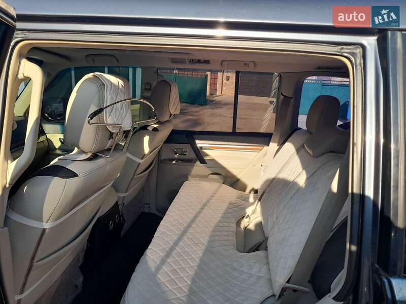 Внедорожник / Кроссовер Mitsubishi Pajero 2008 в Рени