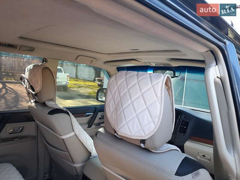 Внедорожник / Кроссовер Mitsubishi Pajero 2008 в Рени