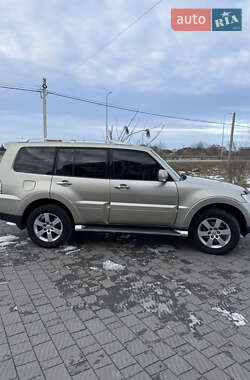 Позашляховик / Кросовер Mitsubishi Pajero 2007 в Стрию