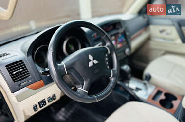 Внедорожник / Кроссовер Mitsubishi Pajero 2007 в Харькове