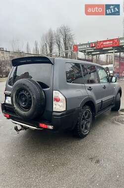 Внедорожник / Кроссовер Mitsubishi Pajero 2005 в Киеве