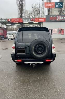 Внедорожник / Кроссовер Mitsubishi Pajero 2005 в Киеве