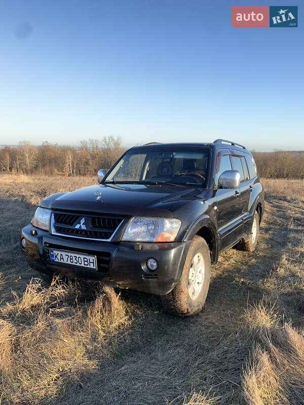 Внедорожник / Кроссовер Mitsubishi Pajero 2006 в 
