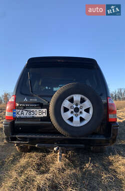Внедорожник / Кроссовер Mitsubishi Pajero 2006 в 