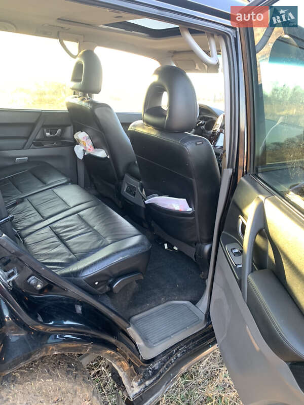 Внедорожник / Кроссовер Mitsubishi Pajero 2006 в Киеве фото 16 Внедорожник / Кроссовер Mitsubishi Pajero 2006 в Киеве