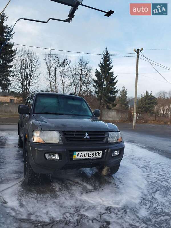 Позашляховик / Кросовер Mitsubishi Pajero 2001 в Рівному