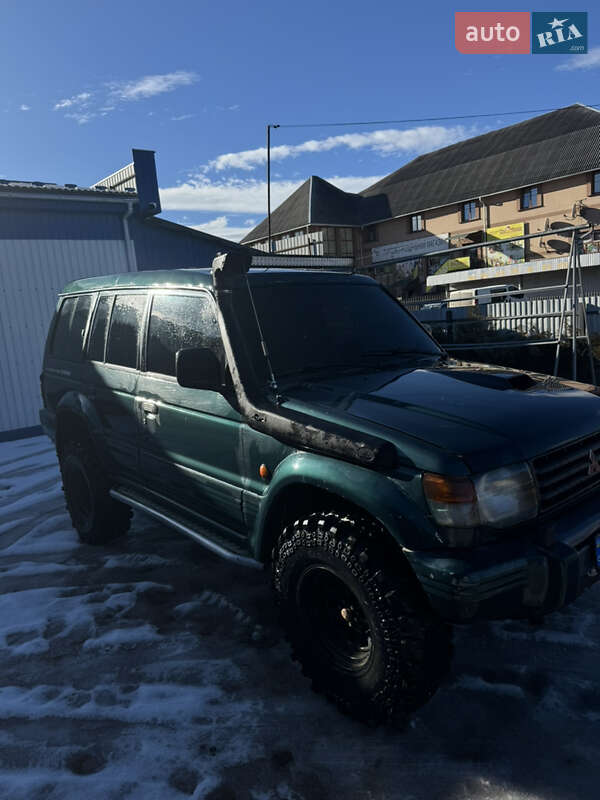 Внедорожник / Кроссовер Mitsubishi Pajero 1997 в Путиле