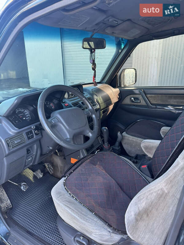 Внедорожник / Кроссовер Mitsubishi Pajero 1997 в Путиле