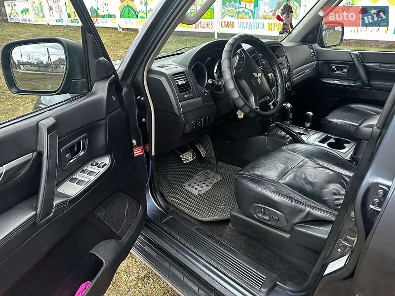 Внедорожник / Кроссовер Mitsubishi Pajero 2007 в Конотопе