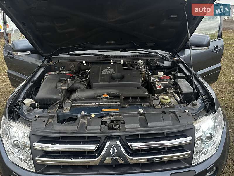 Внедорожник / Кроссовер Mitsubishi Pajero 2007 в Конотопе