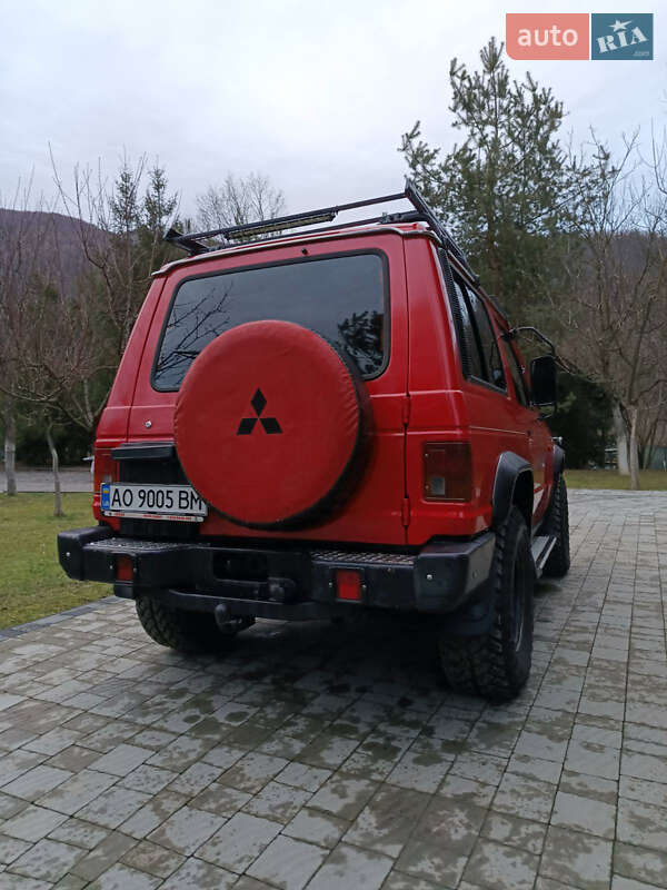 Внедорожник / Кроссовер Mitsubishi Pajero 1986 в Сваляве