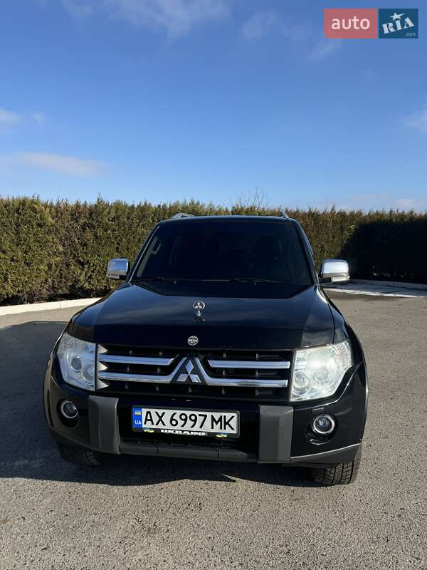 Внедорожник / Кроссовер Mitsubishi Pajero 2008 в Слобожанском