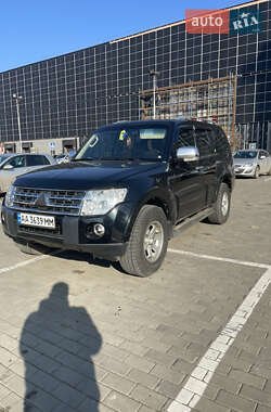 Внедорожник / Кроссовер Mitsubishi Pajero 2007 в Луцке