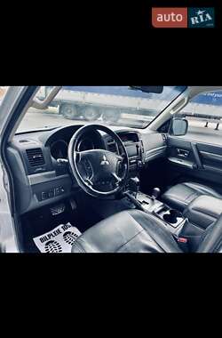 Внедорожник / Кроссовер Mitsubishi Pajero 2014 в Ровно