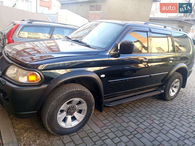 Внедорожник / Кроссовер Mitsubishi Pajero 2006 в 