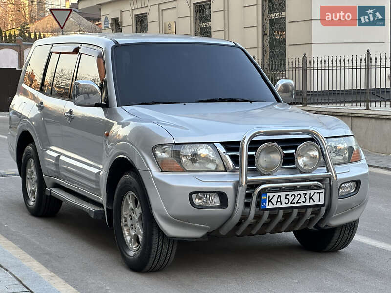 Позашляховик / Кросовер Mitsubishi Pajero 2002 в Києві