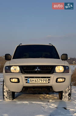 Внедорожник / Кроссовер Mitsubishi Pajero 2001 в 