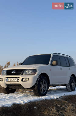 Внедорожник / Кроссовер Mitsubishi Pajero 2001 в 