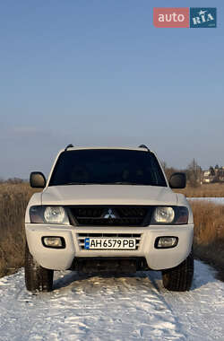 Внедорожник / Кроссовер Mitsubishi Pajero 2001 в 