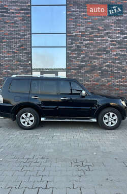 Позашляховик / Кросовер Mitsubishi Pajero 2008 в 