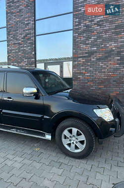 Позашляховик / Кросовер Mitsubishi Pajero 2008 в 