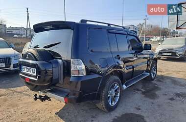 Внедорожник / Кроссовер Mitsubishi Pajero 2010 в 