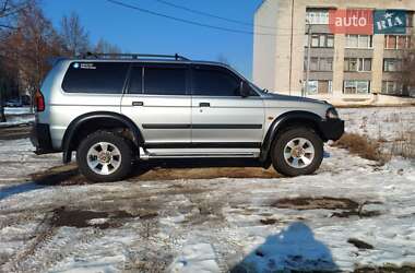 Позашляховик / Кросовер Mitsubishi Pajero 2001 в 