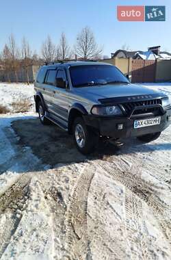 Позашляховик / Кросовер Mitsubishi Pajero 2001 в 