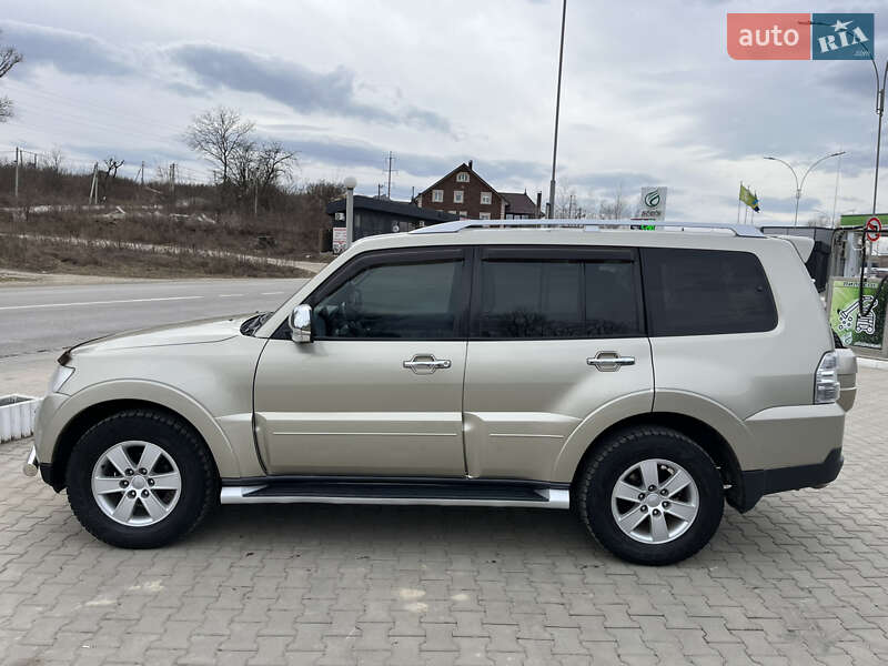 Внедорожник / Кроссовер Mitsubishi Pajero 2008 в Черновцах