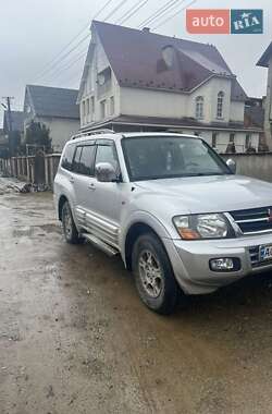 Внедорожник / Кроссовер Mitsubishi Pajero 2001 в 