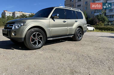 Внедорожник / Кроссовер Mitsubishi Pajero 2007 в 