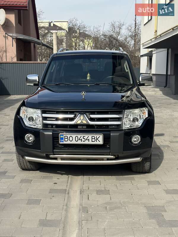 Внедорожник / Кроссовер Mitsubishi Pajero 2008 в 