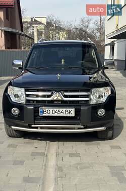 Внедорожник / Кроссовер Mitsubishi Pajero 2008 в 