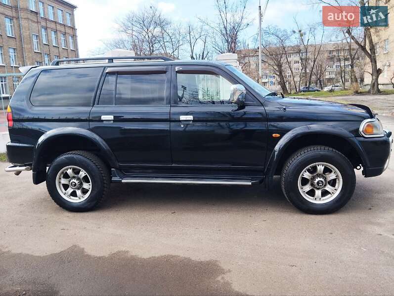 Внедорожник / Кроссовер Mitsubishi Pajero 2000 в Киеве