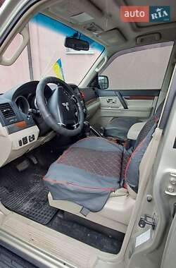 Внедорожник / Кроссовер Mitsubishi Pajero 2007 в 