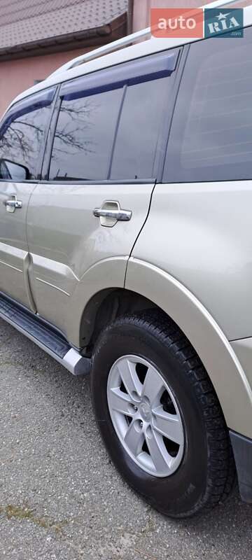 Внедорожник / Кроссовер Mitsubishi Pajero 2007 в Боярке