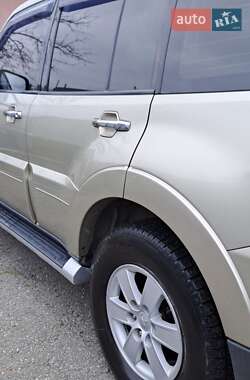 Внедорожник / Кроссовер Mitsubishi Pajero 2007 в 