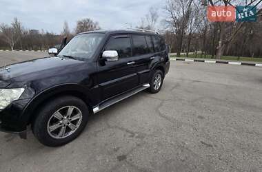 Внедорожник / Кроссовер Mitsubishi Pajero 2007 в 
